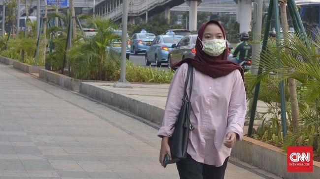 Cara menggunakan masker yang tepat dapat mengurangi risiko infeksi virus penular penyakit.