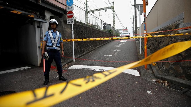 FOTO: Tabrakan Maut Kereta dan Truk di Jepang