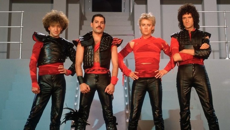 Mengenang hari ulang tahun Freddie Mercury, berikut sembilan lagu terbaik yang dipopuler oleh Queen versi Insertlive. Apa nih lagu kesukaan Insertizen?