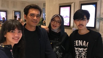 PIDATO TEDDY SYACH DI MAKAM RINA GUNAWAN