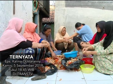 Bikin Kaget, Kalina Oktarani Jual Nasi Uduk Keliling