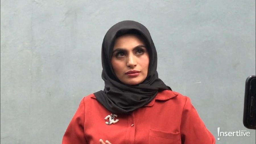 Klarifikasi Asha Shara terkait kabar pemberitaan dirinya yang melepas hijab.