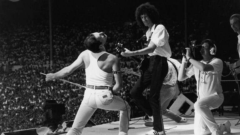 Mengenang hari ulang tahun Freddie Mercury, berikut sembilan lagu terbaik yang dipopuler oleh Queen versi Insertlive. Apa nih lagu kesukaan Insertizen?