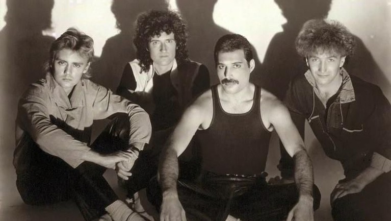 Mengenang hari ulang tahun Freddie Mercury, berikut sembilan lagu terbaik yang dipopuler oleh Queen versi Insertlive. Apa nih lagu kesukaan Insertizen?