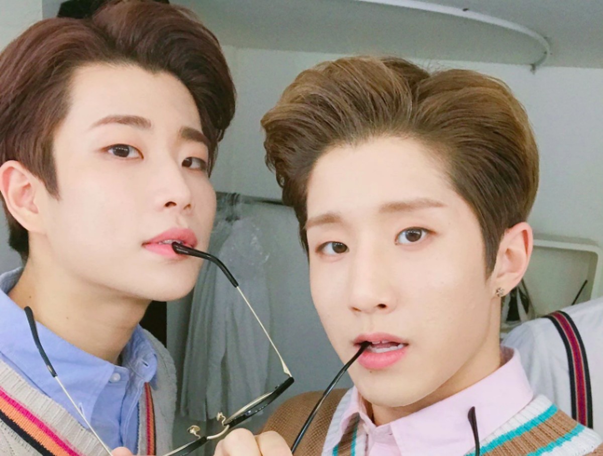 Siapa saja 8 pasang idol yang terlihat seperti saudara kembar&quest; Intip foto-fotonya berikut ini&period;