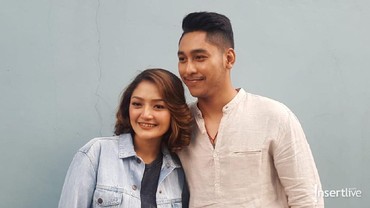img-title Foto Lagi Mandi, Siti Badriah: Netizen Aja yang Mikirnya Jorok