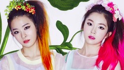 Tak Miliki Hubungan Darah, 8 Idol Ini Terlihat Seperti Saudara Kembar