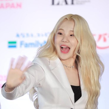 Disangka Pacar, Ini Identitas Pria yang Jalan Bareng JooE MOMOLAND