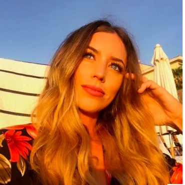 Penyanyi Cantik Kylie Rae Harris Tewas dalam Kecelakaan Beruntun