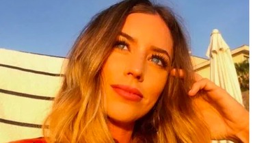 Penyanyi Cantik Kylie Rae Harris Tewas dalam Kecelakaan Beruntun