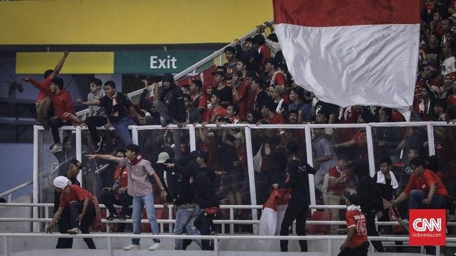 Benediktur Arden selaku anggota dari kelompok suporter Timnas Indonesia, La Grande Indonesia (LGI), mempertimbangkan rencana patungan koin demi Luis Milla.