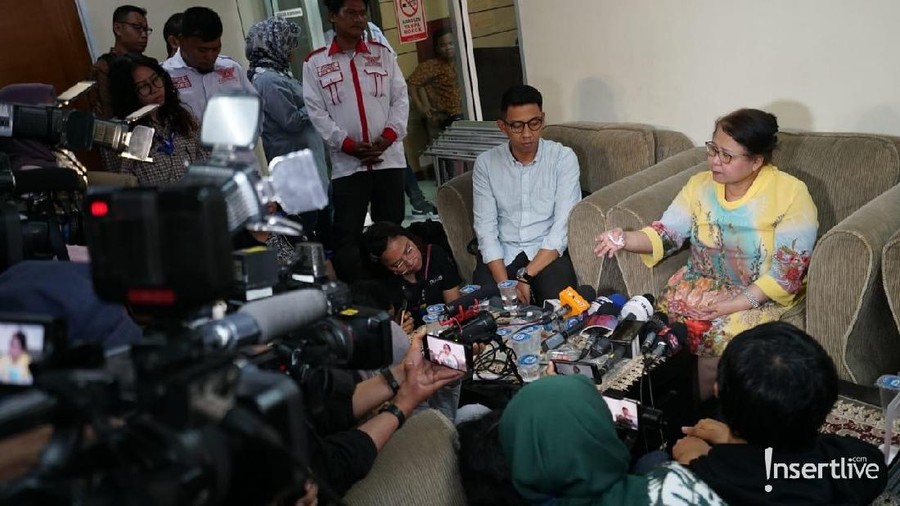 Elza Syarief hari ini mengadukan media yang membuat pemberitaan tidak benar ke Dewan Pers