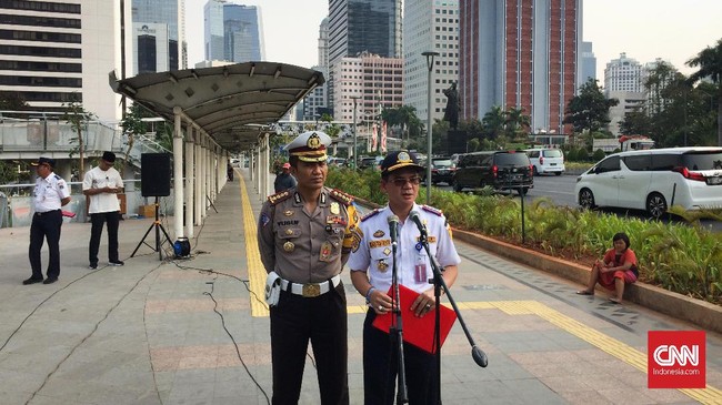 Odong-odong dilarang beroperasi di jalan raya karena dianggap membahayakan penumpang dan pengguna jalan lain. Selain itu, kendaraan itu juga melanggar aturan.