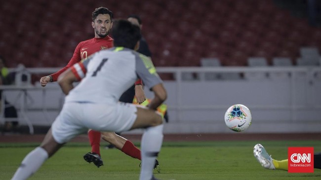 Babak pertama Indonesia vs Thailand berakhir imbang tanpa gol pada laga lanjutan kualifikasi Piala Dunia 2022 di Stadion GBK, Selasa (10/9) malam.