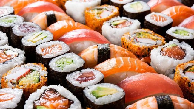 Meski tampak sehat, beberapa sushi tak cocok untuk Anda yang sedang berusaha menurunkan berat badan.