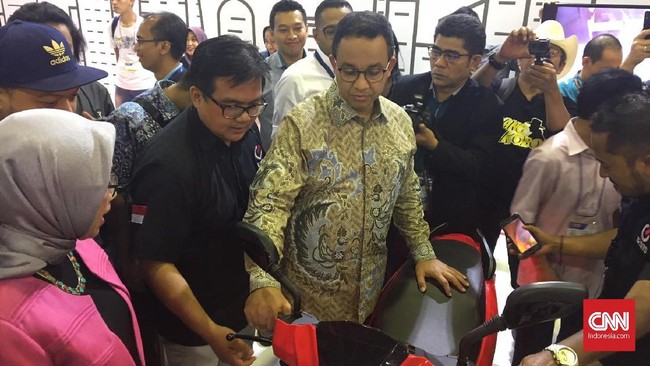 Anies Baswedan ingin DKI Jakarta menjadi ibu kota yang sangat bersahabat dengan kendaraan bermotor listrik.