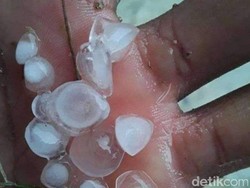Hujan Es Terjadi di Tangsel, Warga Dengar Bunyi Ini dari Atap Rumah