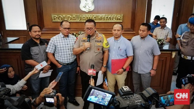 Kapolda Jatim Irjen Luki Hermawan tak menyebutkan negara yang kini disinggahi tersangka Veronica Koman. Namun pihaknya telah berkoordinasi dengan Imigrasi.