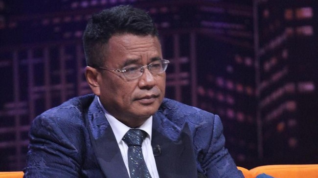 Hotman Paris menolak berkomentar soal pencabutan izin usaha gerai bar dan kafe, Holywings, oleh Pemprov DKI Jakarta.