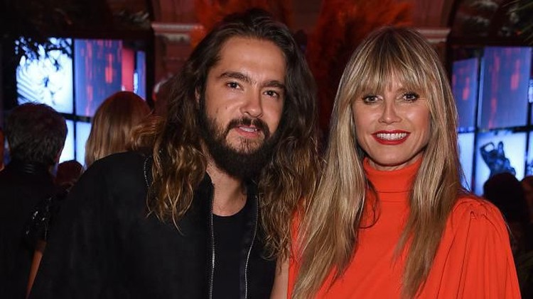 Supermodel Heidi Klum dapat hadiah kejutan dari suami berupa potongan Tembok Berlin dengan mural. Sweet!