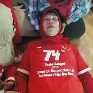 Dorce Gamalama Pingsan Usai Ikut Acara Pawai