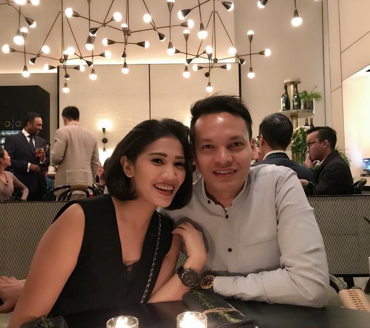 <p>Romantis banget waktu Ben dan Elsa merayakan <em>anniversary</em>, 20 Desember 2017.