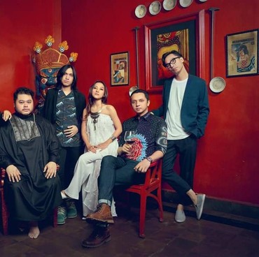 Lirik Lagu Bahas Bahasa - Barasuara