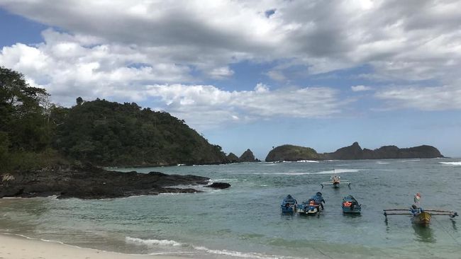 Berada dekat dengan Bali, Banyuwangi semakin dilirik sebagai destinasi wisata bahari.
