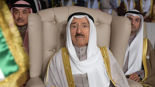 Pemimpin Kuwait, Syekh Sabah Al Ahmad Al Sabah, dilaporkan jatuh sakit dan dirawat saat dalam kunjungan ke AS.