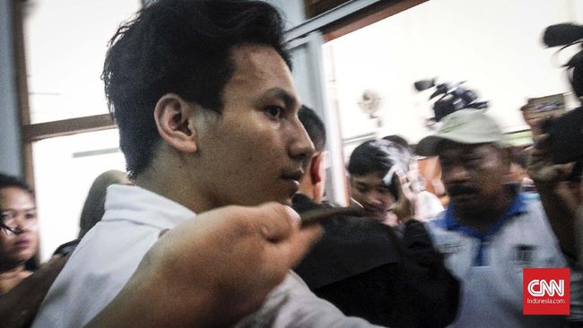 Aktor Jefri Nichol mengungkapkan alasan dirinya kelahi dengan seorang netizen yang dikenal bernama Keanu di ring tinju.