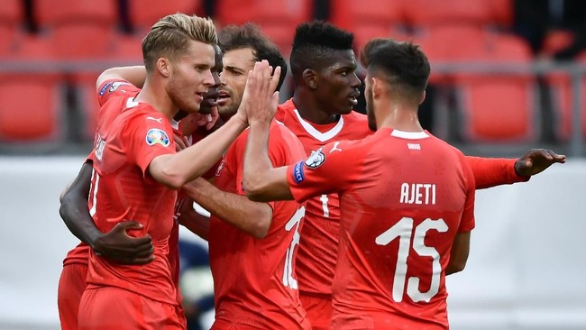 Swiss berhasil mengalahkan Gibraltar dengan skor 4-0 dalam laga kualifikasi Piala Eropa 2020 di Sion, Minggu (8/9).