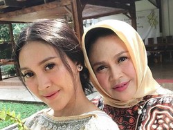 Harapan Hetty Koes Endang untuk Selalu Rayakan Lebaran Bareng Anak-anak