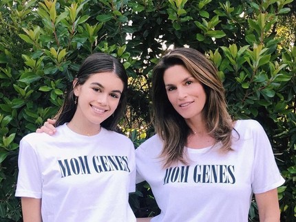 Potret Hangat Cindy Crawford dan Putrinya, Bagai Pinang Dibelah Dua