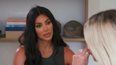 Gara-gara Kanye West, Kim Kardashian Buang Air Kecil di Botol
