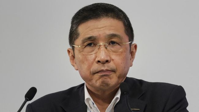 Mengaku Kelebihan Gaji Miliaran, CEO Nissan Mundur CEO Nissan Hiroto Saikawa mengakui telah menerima gaji lebih besar dari seharusnya dan akan mengundurkan diri pada 16 September.