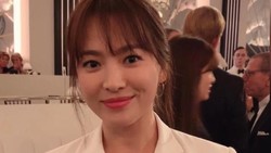 Penampilan Elegan Song Hye Kyo di New York Fashion Week Tuai Pujian