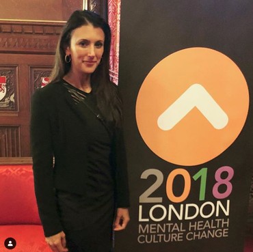 Demi Anak-anak, Istri Mendiang Chester Bennington Gugat Cerai Suami