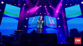 Penyanyi Kolaborator Primal Scream dan New Order Meninggal