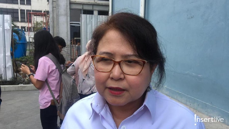 Penjelasan Elza Syarief Soal Laporan ke Presiden Ternyata bukan Nikita yang akan dilaporkan, melainkan acara televisi yang dipandu Hotman Paris.