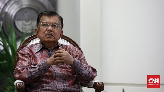 Wapres Jusuf Kalla meyakini gugatan uji materi ke Mahkamah Konstitusi bisa menjadi opsi upaya untuk menghadapi penolakan terhadap UU KPK yang baru disahkan.