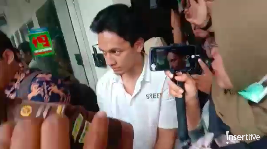 Sidang Jefri Nichol ditunda.