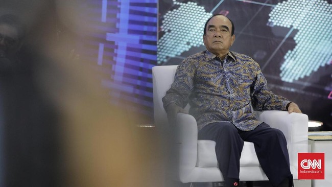 Siswono Yudo Husodo mundur dari NasDem pada Desember 2022 lalu. NasDem mengklaim karena faktor usia. Tetapi kini, Siswono aktif kembali di politik.
