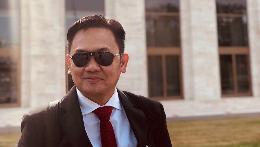 Farhat Abbas membawa kasus Perseteruan antara Elza Syarief dan Nikita Mirzani ke markas PBB.