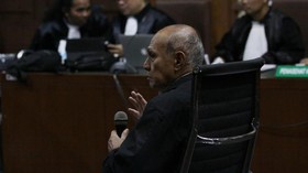 Kivlan Zen Kirim Doa dan Karangan Bunga untuk Wiranto