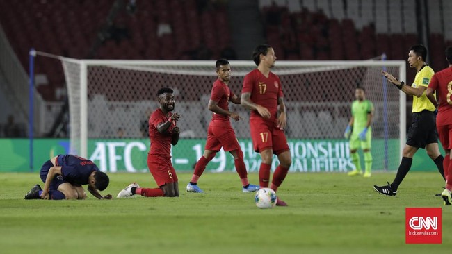 Timnas Indonesia memulai kampanye Kualifikasi Piala Dunia 2022 dengan mengecewakan karena kalah dari Malaysia dan Thailand di Stadion GBK.