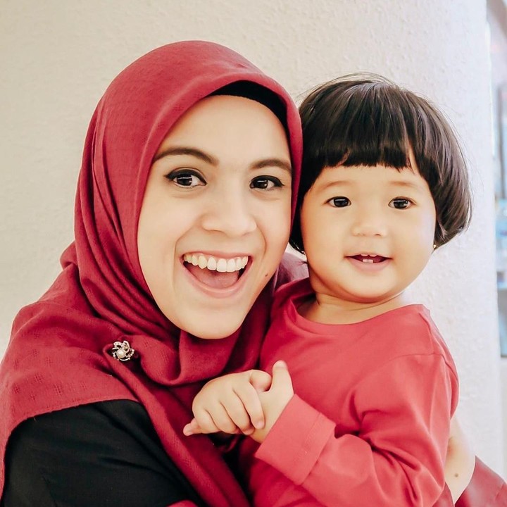 <p>Cantiknya Uti menurun dari sang bunda ya. (Foto: Instagram @missnyctagina)</p>