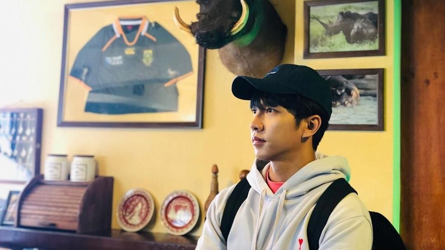 Kolom komentar foto Lee Seung Gi diserbu penggemar Indonesia yang kocak.
