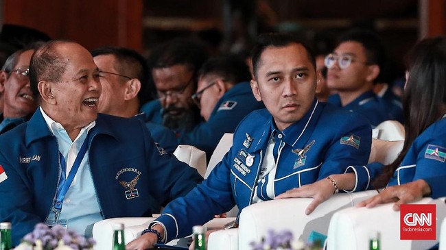 Menurut Ibas, SBY adalah sosok disiplin dalam bekerja untuk rakyat. Apa yang diperlihatkan SBY patut dicontoh kader Demokrat lain.