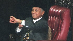 Menko Luhut: Habibie Pemimpin Jujur dan Berhati Tulus