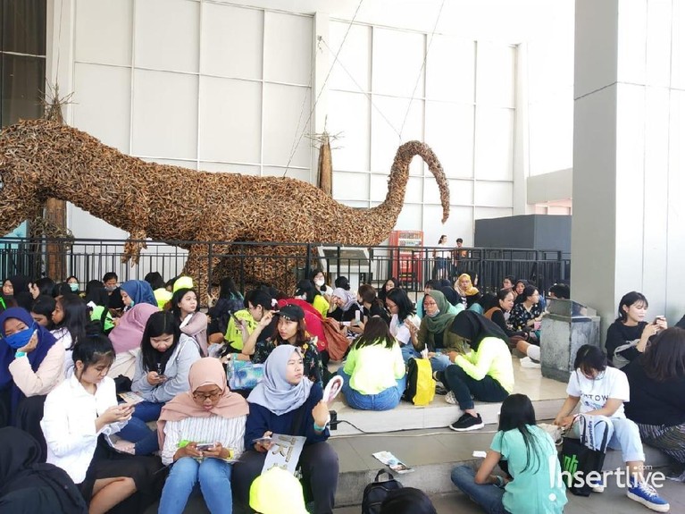 Antusiasme Penonton Jelang Konser Korean Wave 2019 Konser Korean Wave 2019 Trans TV bersama Ruang Guru akan digelar nanti malam, Selasa (10/9). Menghadirkan boygroup Korea Selatan, NCT Dream.